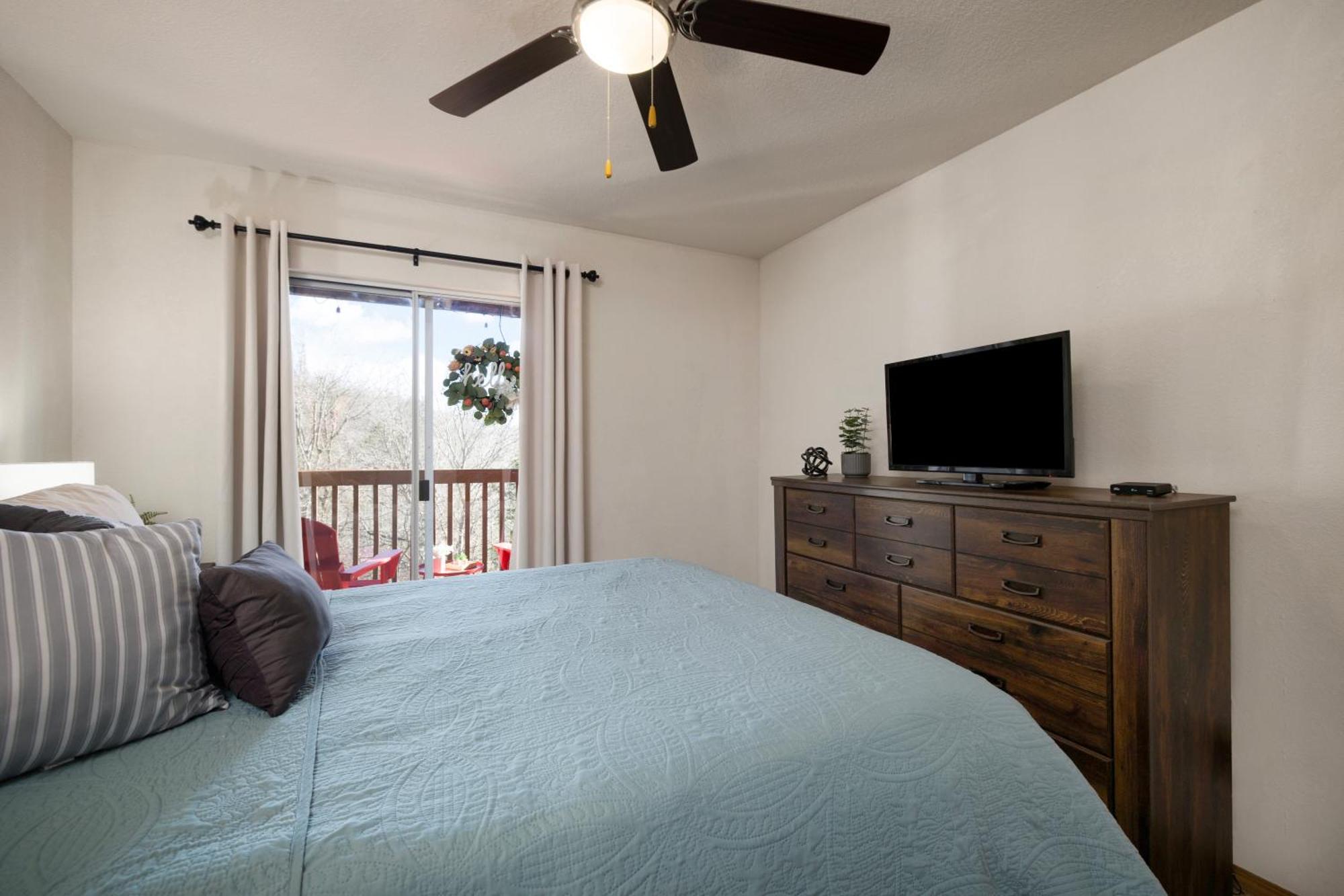 Walk-In, No Stairs Condo, Pets Welcome, 4 Mins To Silver Dollar City, 14 Mins To Ball Park Of America, Amazing Ozark Mountian Views 布蘭森 外观 照片