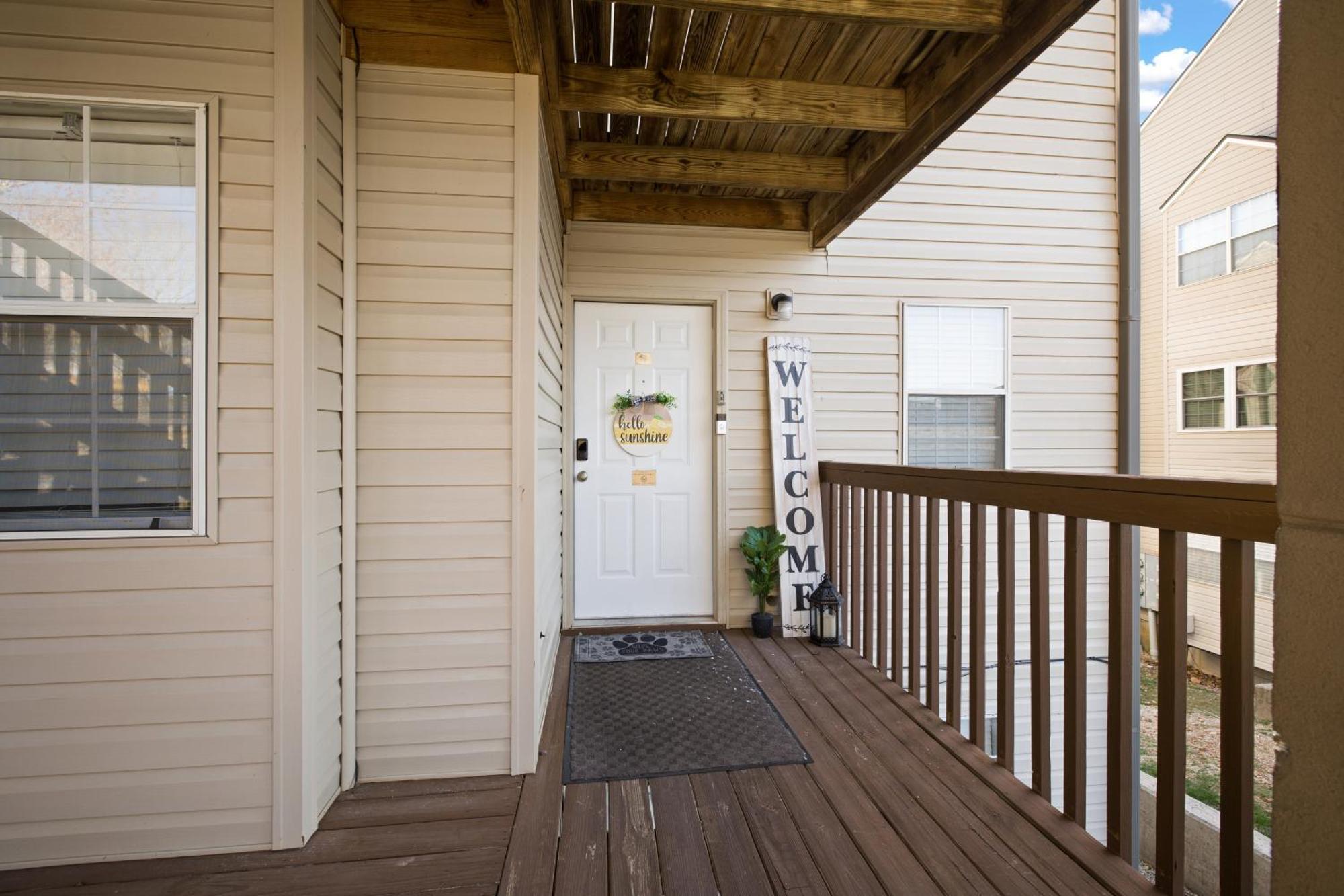 Walk-In, No Stairs Condo, Pets Welcome, 4 Mins To Silver Dollar City, 14 Mins To Ball Park Of America, Amazing Ozark Mountian Views 布蘭森 外观 照片