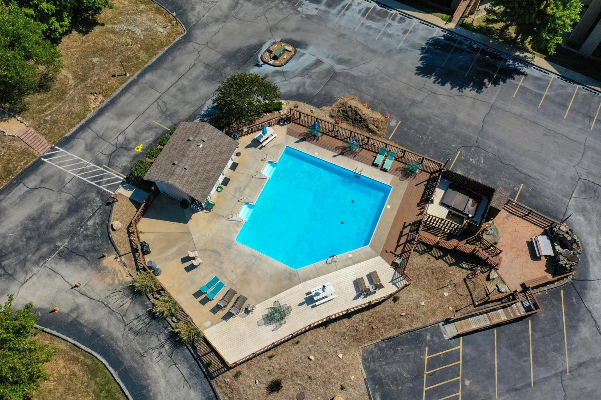 Walk-In, No Stairs Condo, Pets Welcome, 4 Mins To Silver Dollar City, 14 Mins To Ball Park Of America, Amazing Ozark Mountian Views 布蘭森 外观 照片